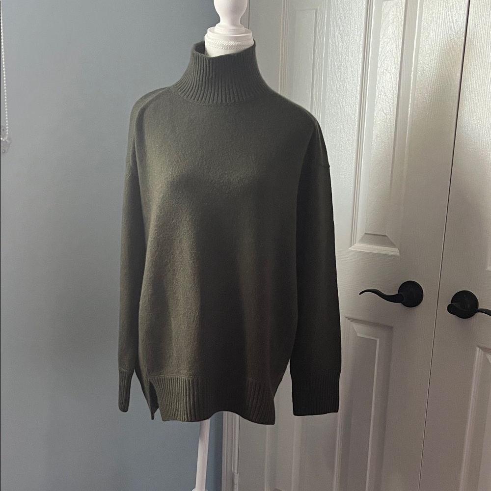Vince Cashmere Olive Green Turtleneck Sweater